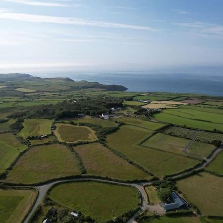 The Hut@Trefechan Wen - Coastal Coziness! Goodwick ภายนอก รูปภาพ