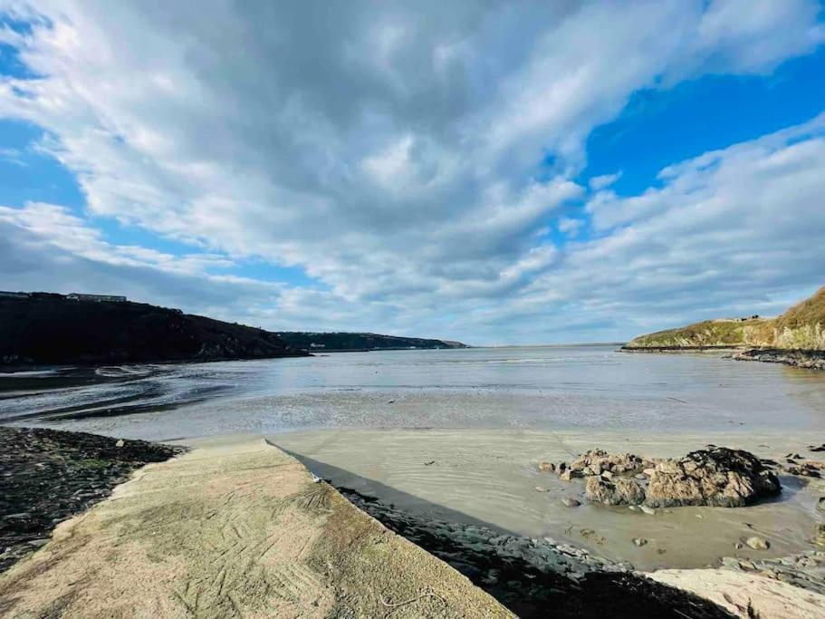 The Hut@Trefechan Wen - Coastal Coziness! Goodwick ภายนอก รูปภาพ